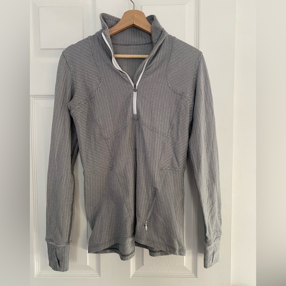 Lululemon 1/4 zip fitted Sweater